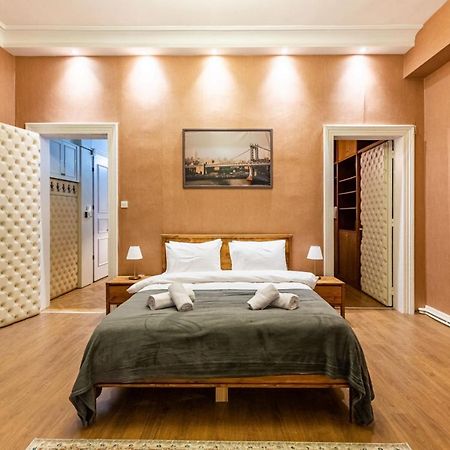 Historical Flat With A Lovely Sea View In Beyoglu Istanbul Eksteriør bilde