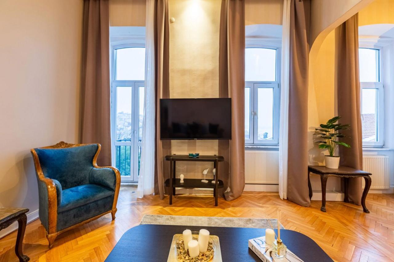 Historical Flat With A Lovely Sea View In Beyoglu Istanbul Eksteriør bilde