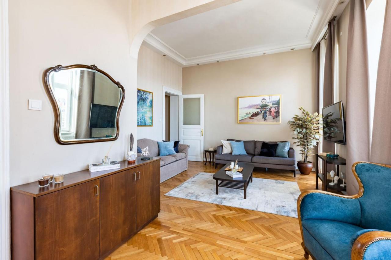 Historical Flat With A Lovely Sea View In Beyoglu Istanbul Eksteriør bilde
