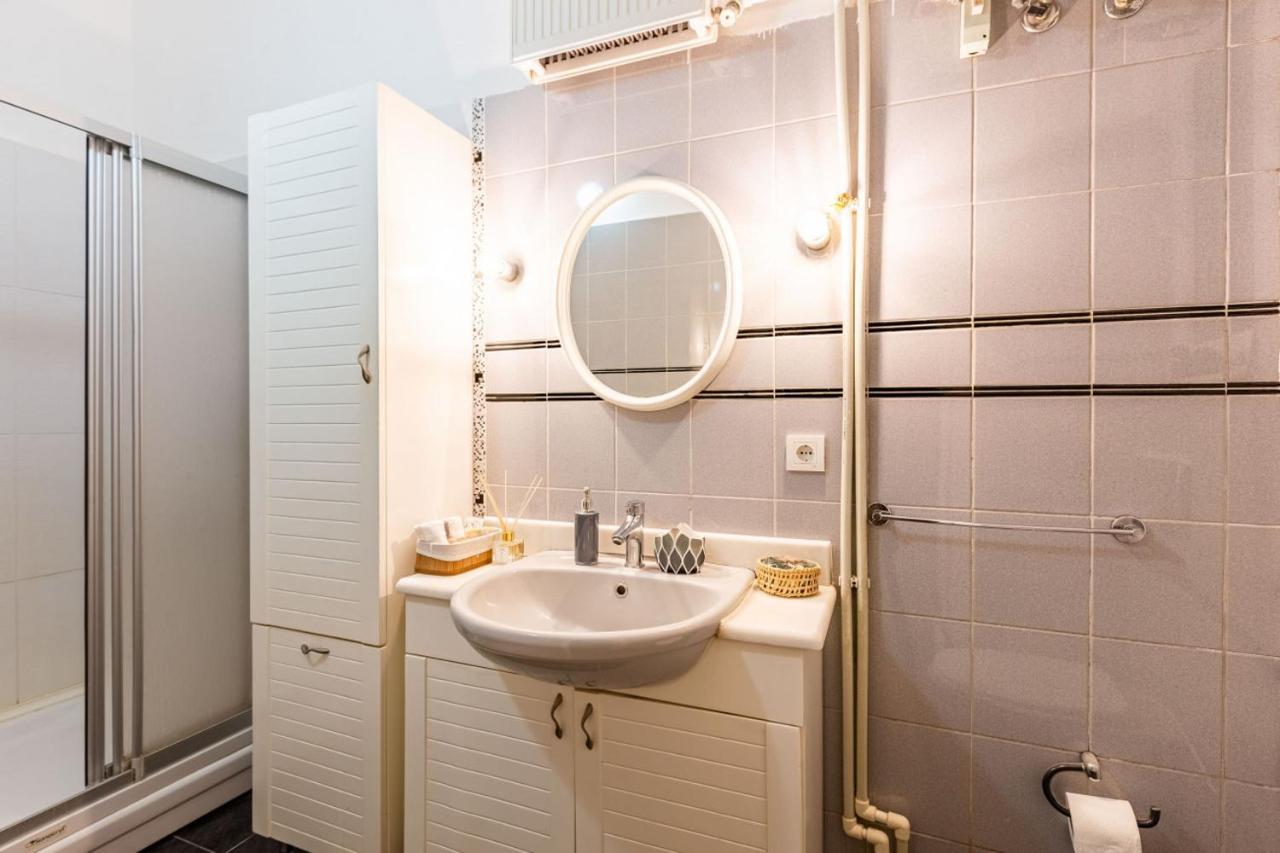 Historical Flat With A Lovely Sea View In Beyoglu Istanbul Eksteriør bilde