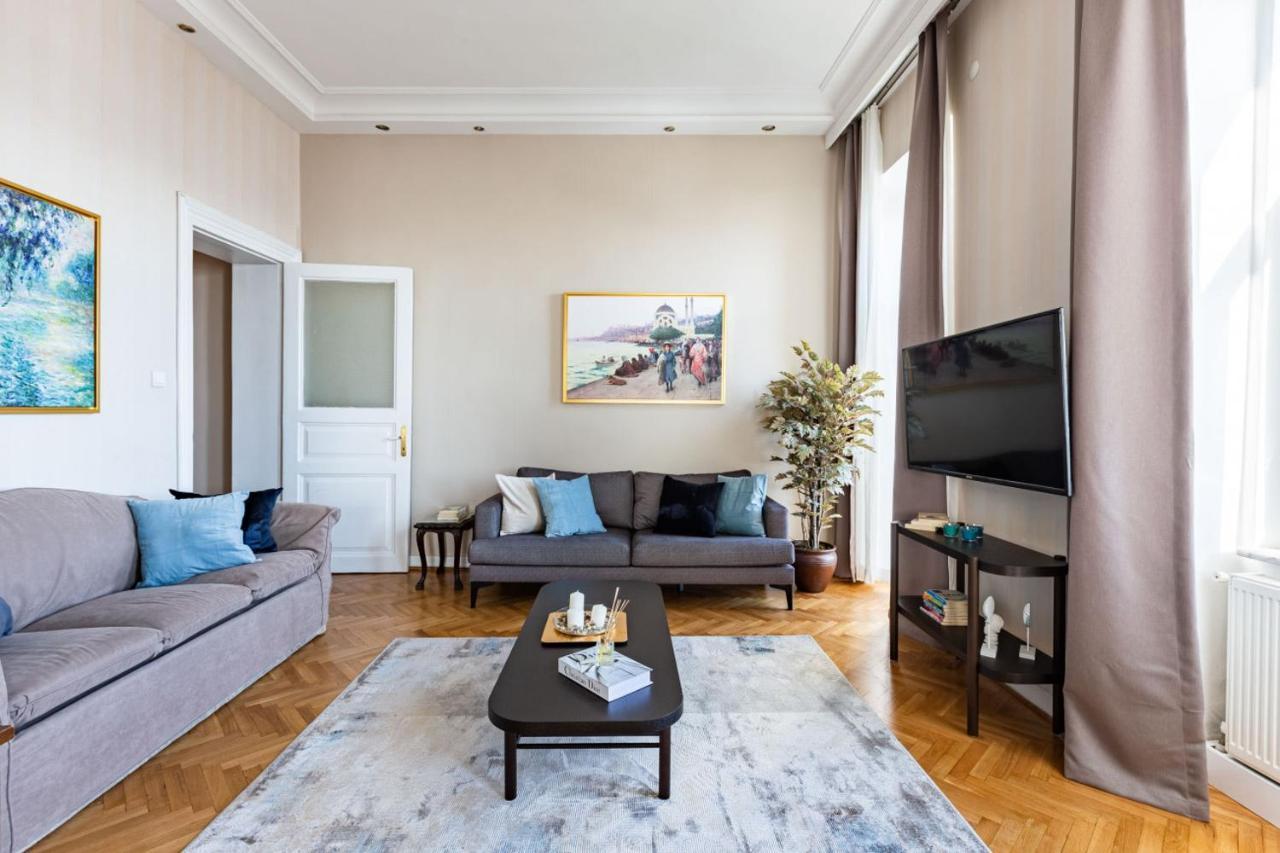 Historical Flat With A Lovely Sea View In Beyoglu Istanbul Eksteriør bilde