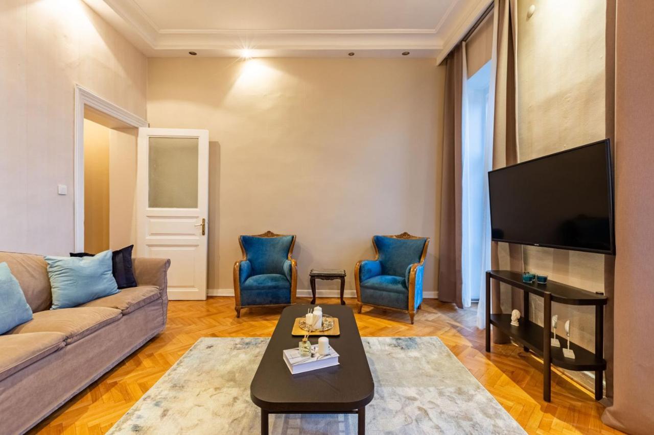 Historical Flat With A Lovely Sea View In Beyoglu Istanbul Eksteriør bilde